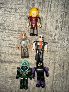 Roblox Mixed Lot Mini Action Figures 5-Pack Robot Ninja Plastic Unboxed